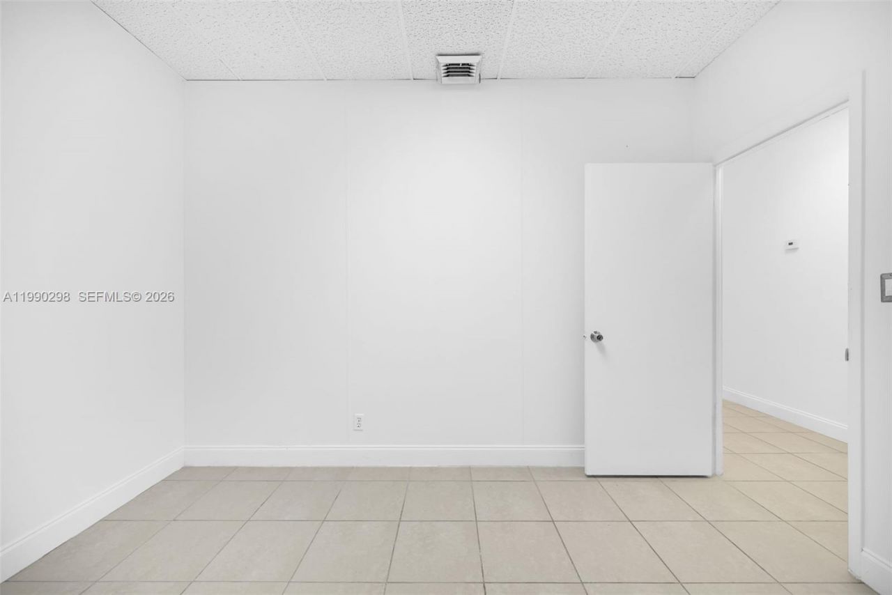 3801 N University Dr , Unit 402, Fort Lauderdale, FL 33351 Photo