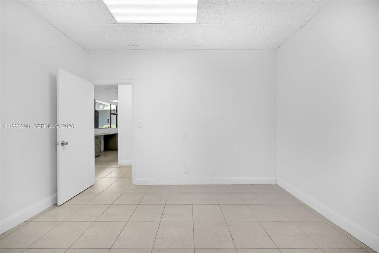3801 N University Dr , Unit 402, Fort Lauderdale, FL 33351 Photo