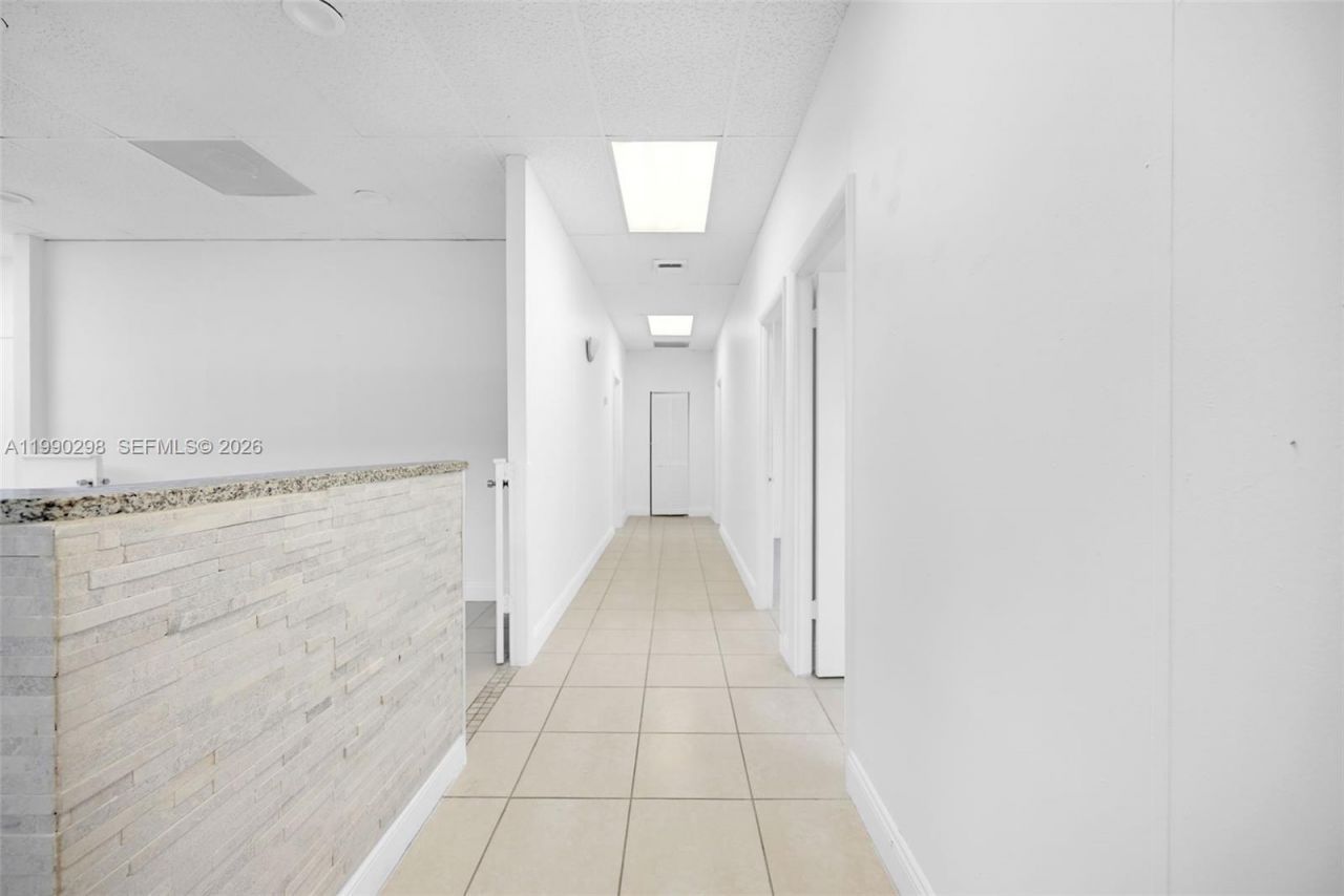 3801 N University Dr , Unit 402, Fort Lauderdale, FL 33351 Photo