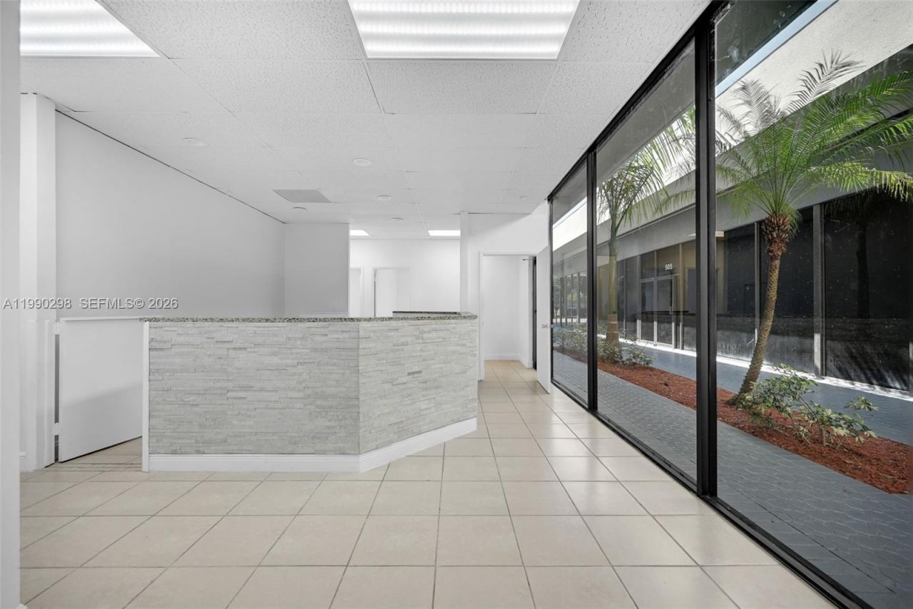 3801 N University Dr , Unit 402, Fort Lauderdale, FL 33351 Photo