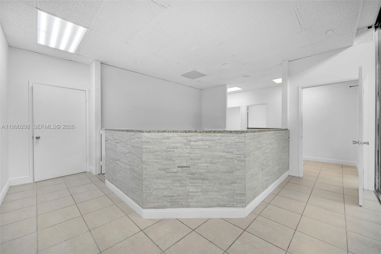 3801 N University Dr , Unit 402, Fort Lauderdale, FL 33351 Photo