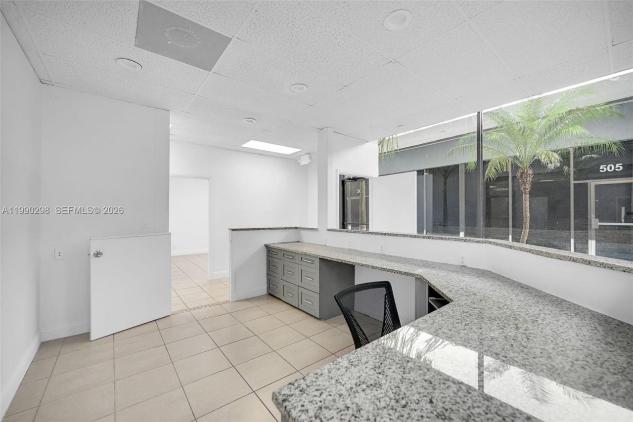 3801 N University Dr , Unit 402, Fort Lauderdale, FL 33351 Photo