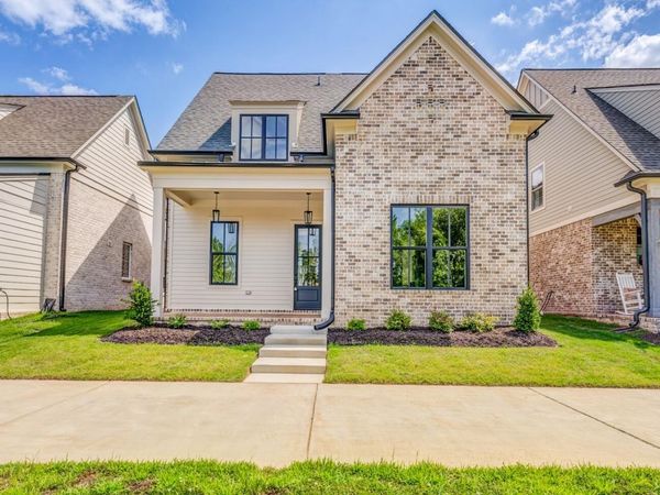 530 VALLEY FORGE LN, Rossville, TN 38066