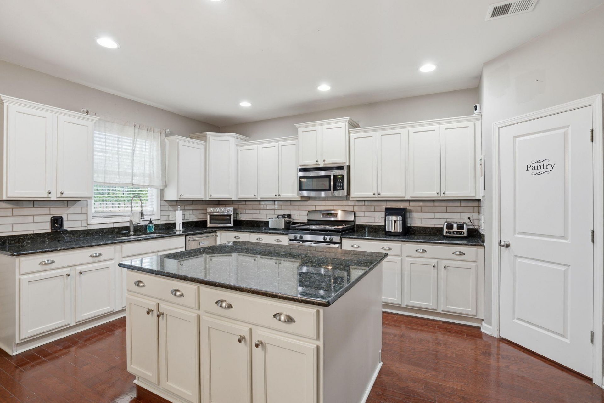 2307 Hummingbird Lane Photo 13