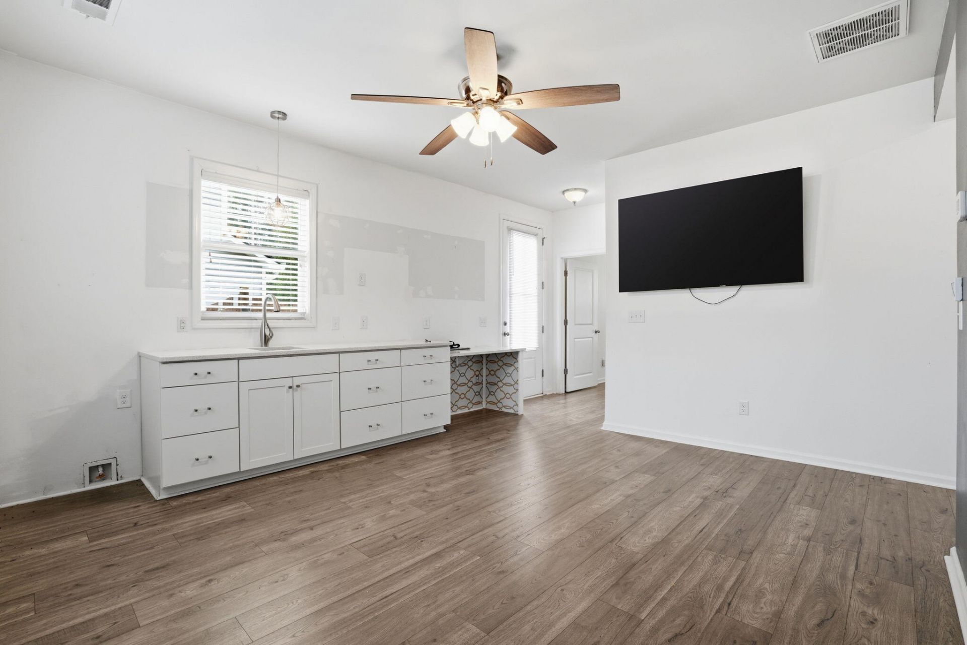 2307 Hummingbird Lane Photo 24