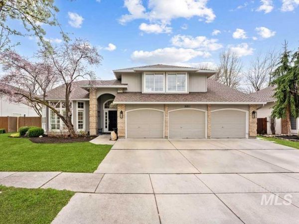 8051 W Burntree, Boise, ID 83704