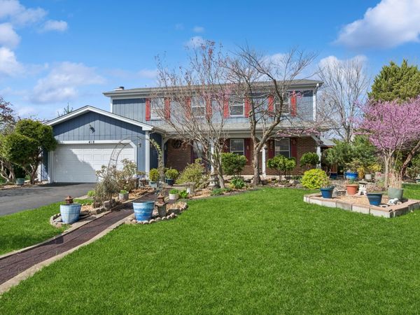 418 Churchill Court, Batavia, IL 60510