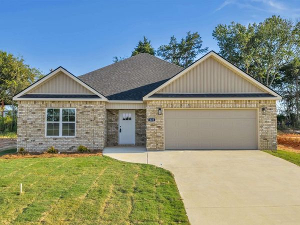 121 Early Drive, Byron, GA 31008