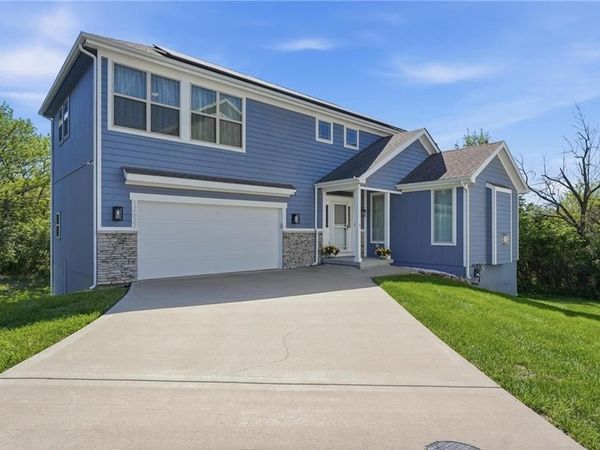 12627 Charlotte Street, Kansas City, MO 64146