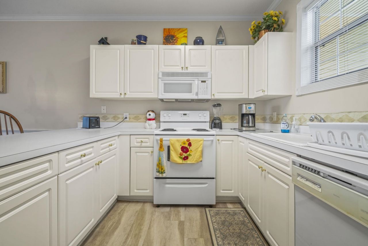 4705 Wild Iris Dr. Photo 6