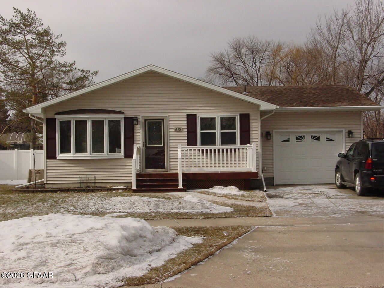 619 3RD Avenue S primary photo