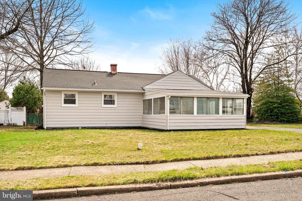2 Shelburne Drive, Ewing, NJ 08638 Main Photo