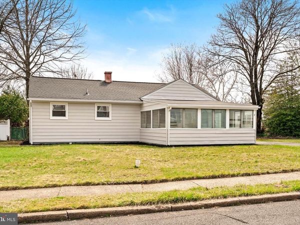 2 SHELBURNE DRIVE, EWING, NJ 08638