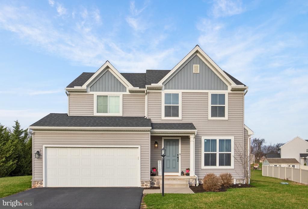 52 HOLLY COURT, EAST BERLIN, PA 17316