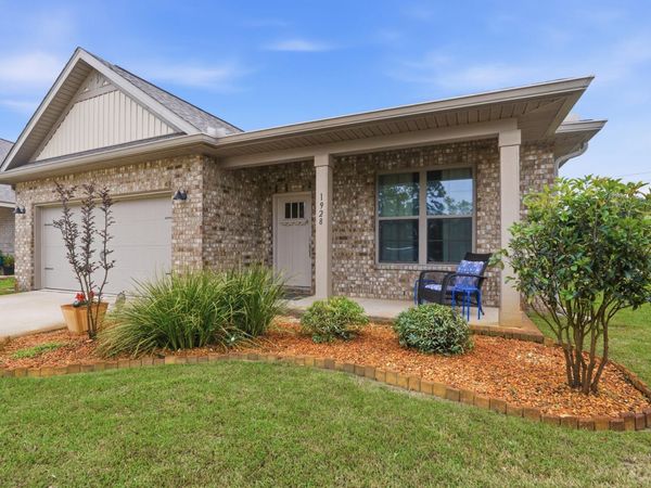 1928 Cambridge Park Drive, Gulf Breeze, FL 32563