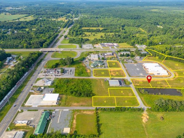 2223 Ocoee Town & Country, Ocoee, TN 37361