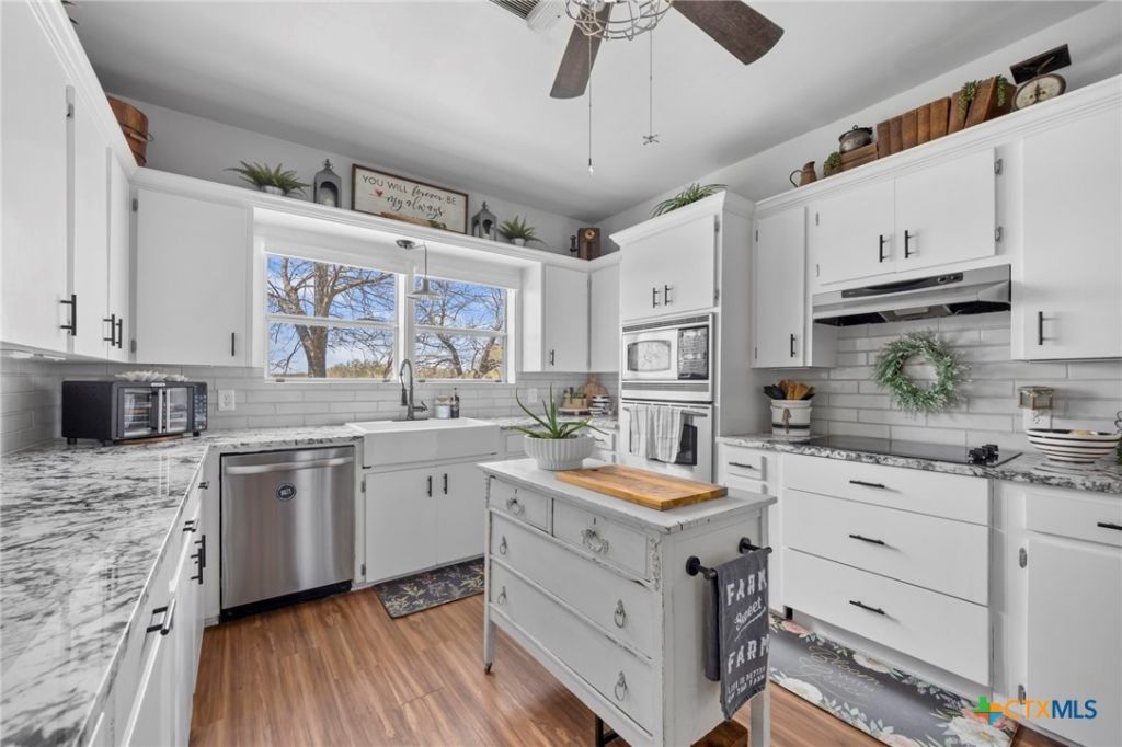 656 County Road 1301, Lampasas, TX 76550 Main Photo