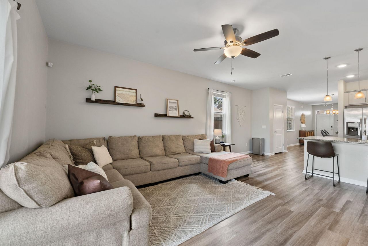 601 Wayton Circle Photo 8