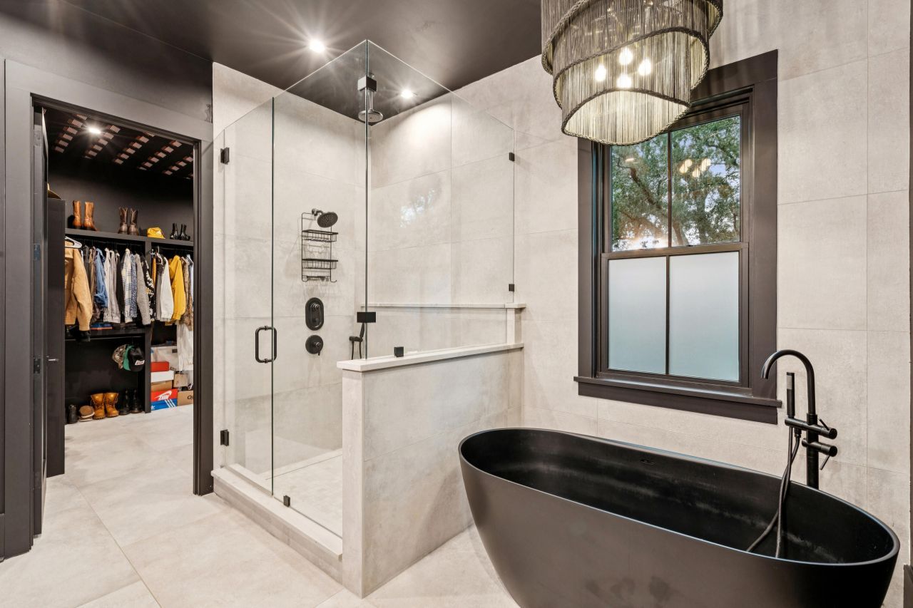 641 Coral Street Photo 24