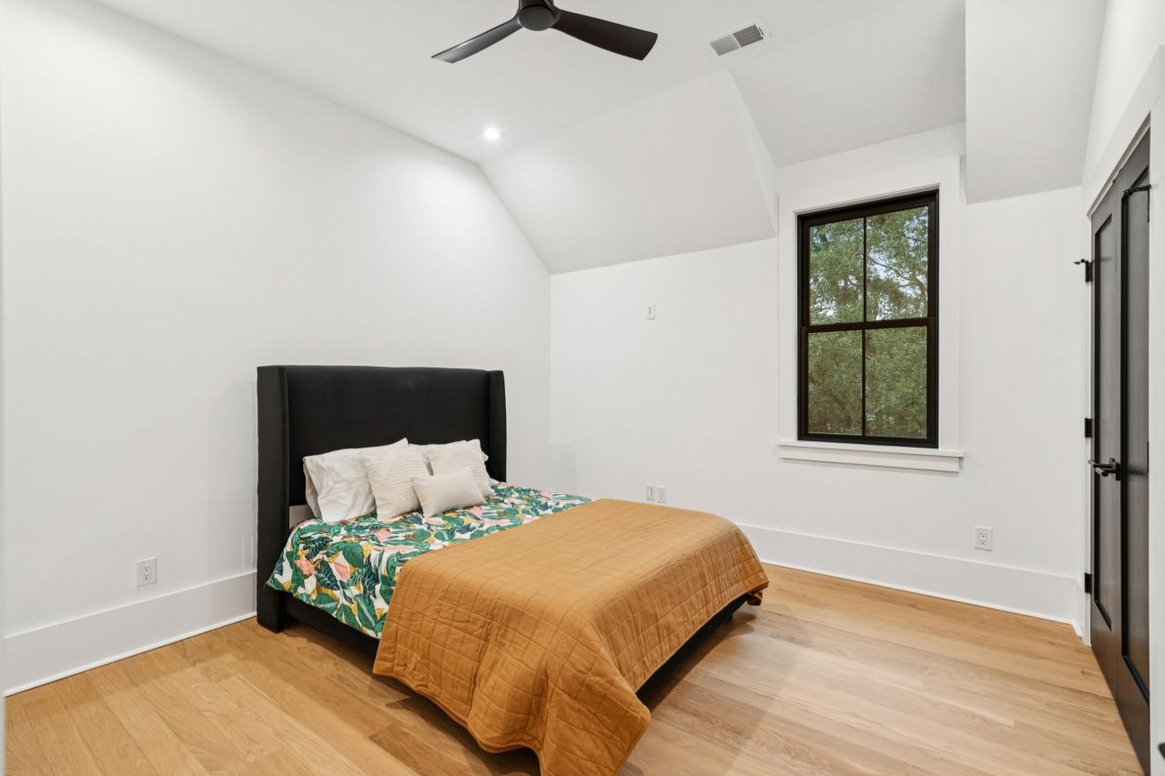 641 Coral Street Photo 45