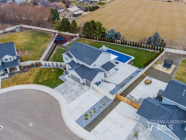 946 W Smallwood Ct, Kuna, ID 83642