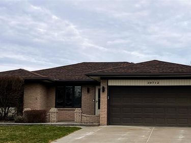 39712 Crystal Drive, Sterling Heights, MI 48310