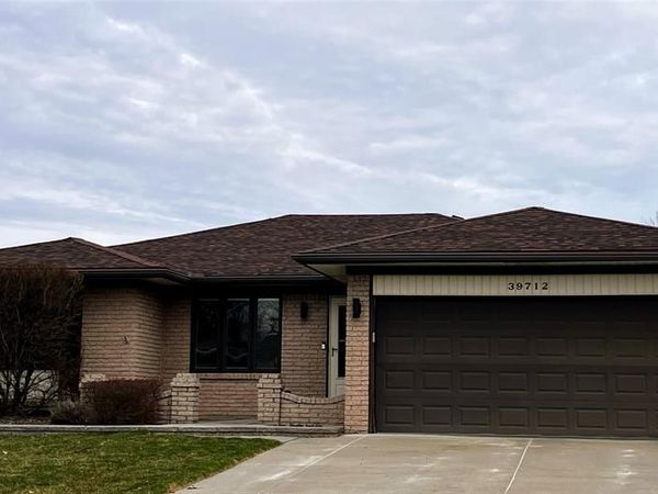 39712 Crystal Drive, Sterling Heights, MI 48310