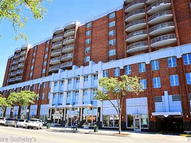 411 S Old Woodward Avenue, Birmingham, MI 48009