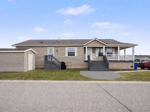 6244 Leigh Court, Fenton, MI 48430