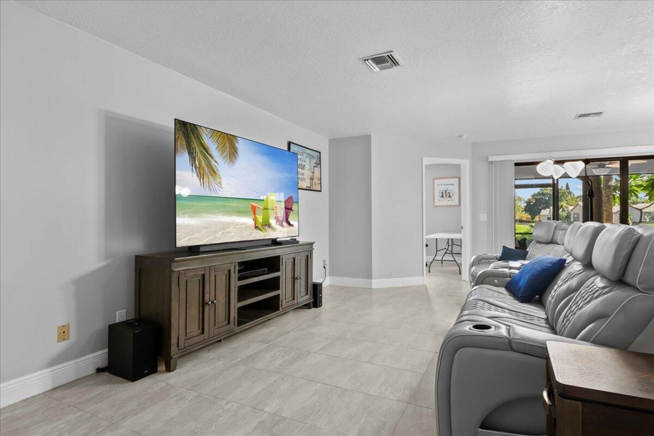 400 Crosswinds Drive, Unit B1, Greenacres, FL 33413 Photo