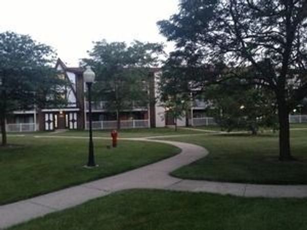 105 GREGORY Street , Unit 09, Aurora, IL 60504