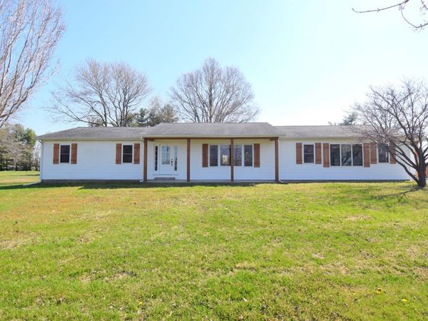 15665 N Angling Lane , Mt Vernon, IL 62864