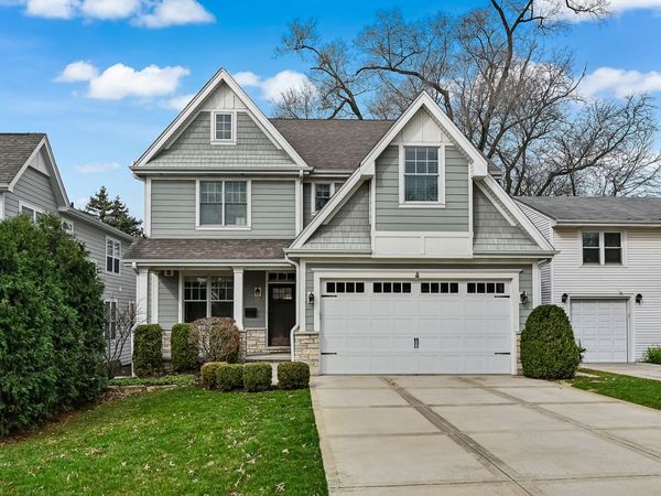 4 Oxford Avenue, Clarendon Hills, IL 60514