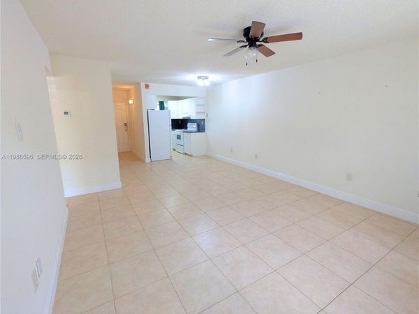 4050 NW 135th St, Unit 8-9, Opa-Locka, FL 33054