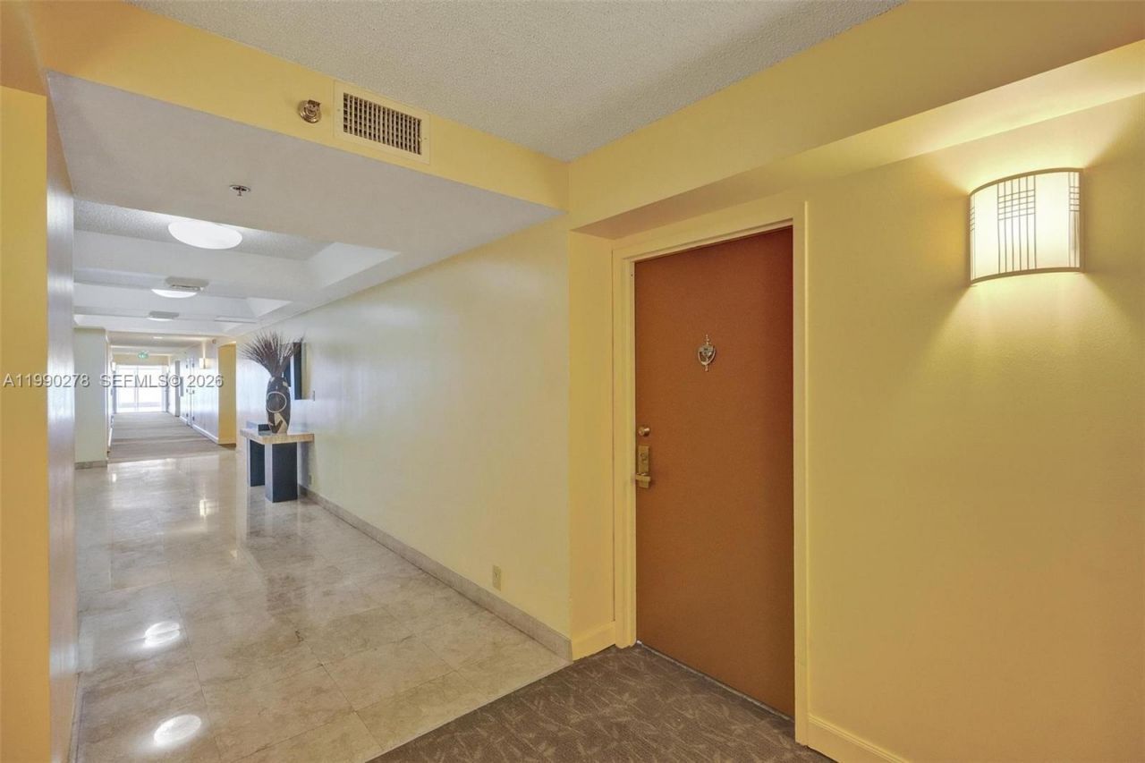 6767 Collins Ave , Unit 304, Miami Beach, FL 33141 Photo