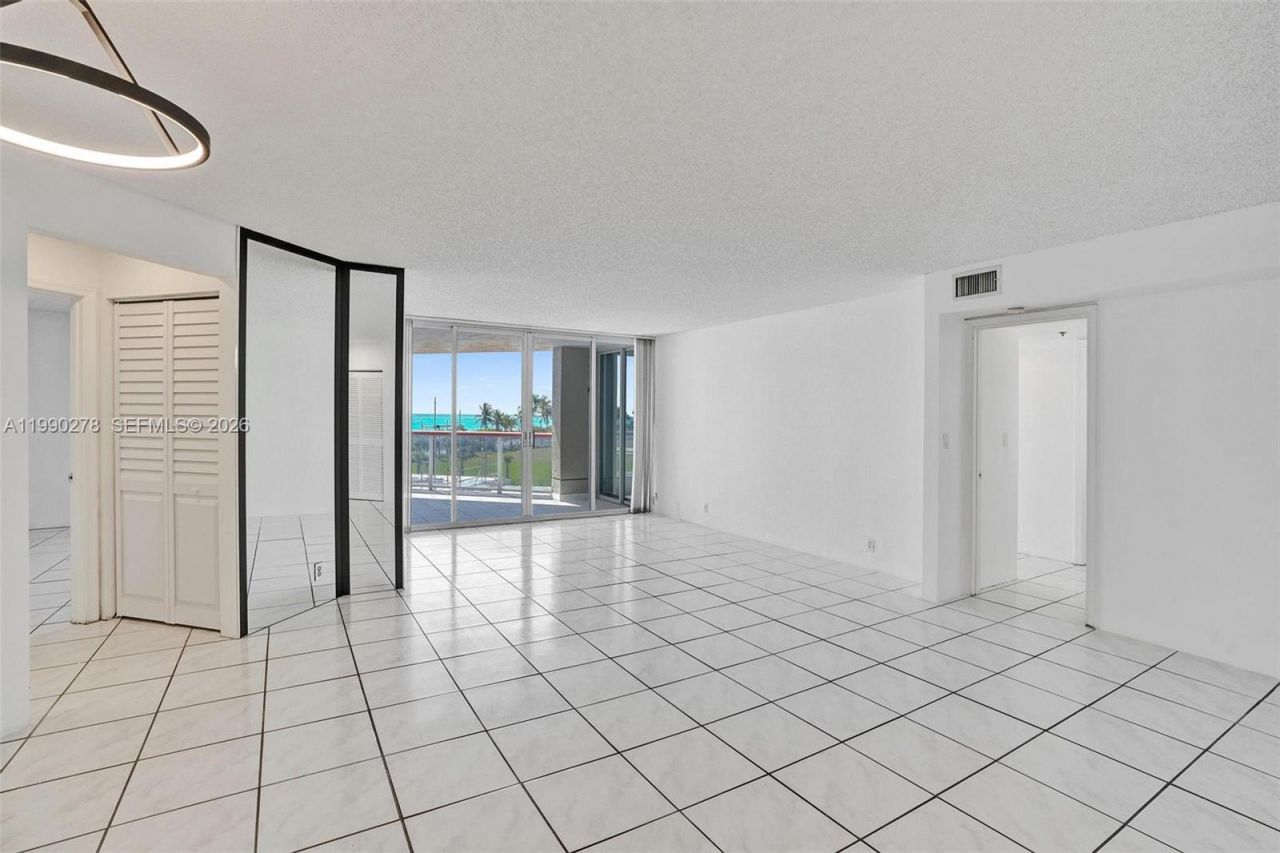 6767 Collins Ave, Unit 304, Miami Beach, FL 33141 Photo