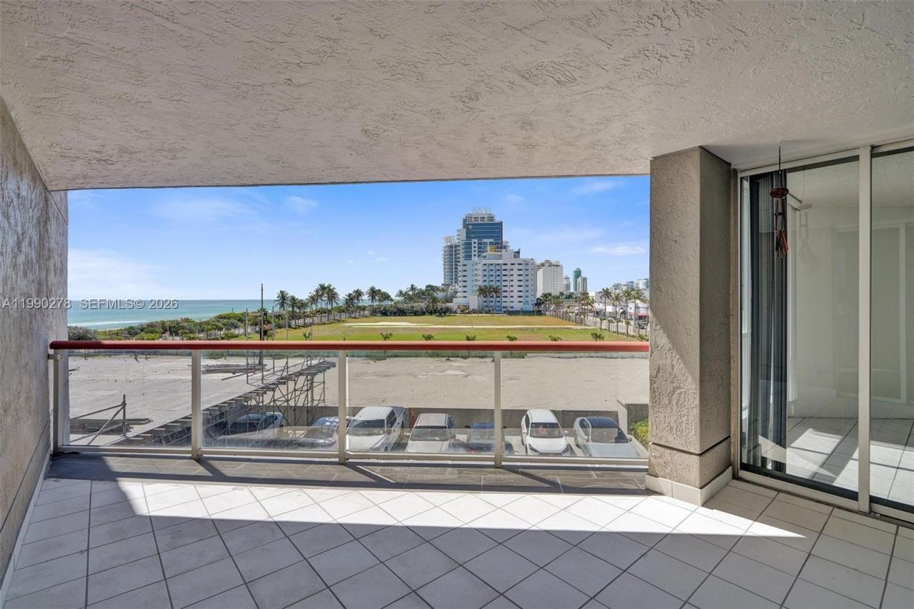 6767 Collins Ave , Unit 304, Miami Beach, FL 33141 Photo