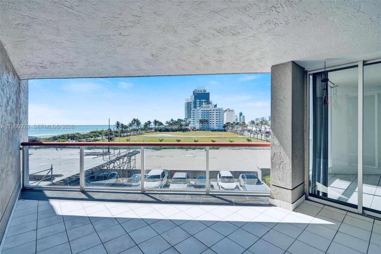 6767 Collins Ave, Unit 304, Miami Beach, FL 33141 Photo