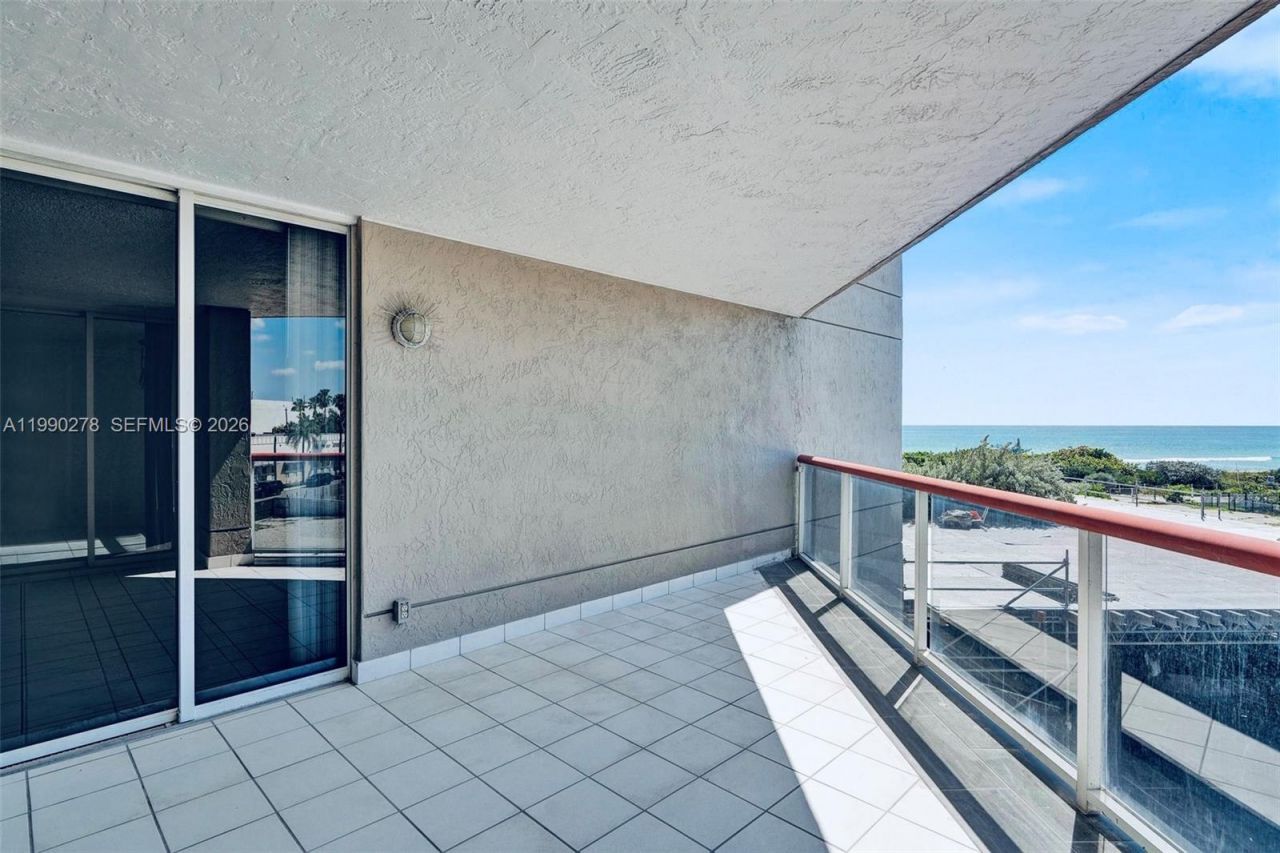 6767 Collins Ave, Unit 304, Miami Beach, FL 33141 Photo