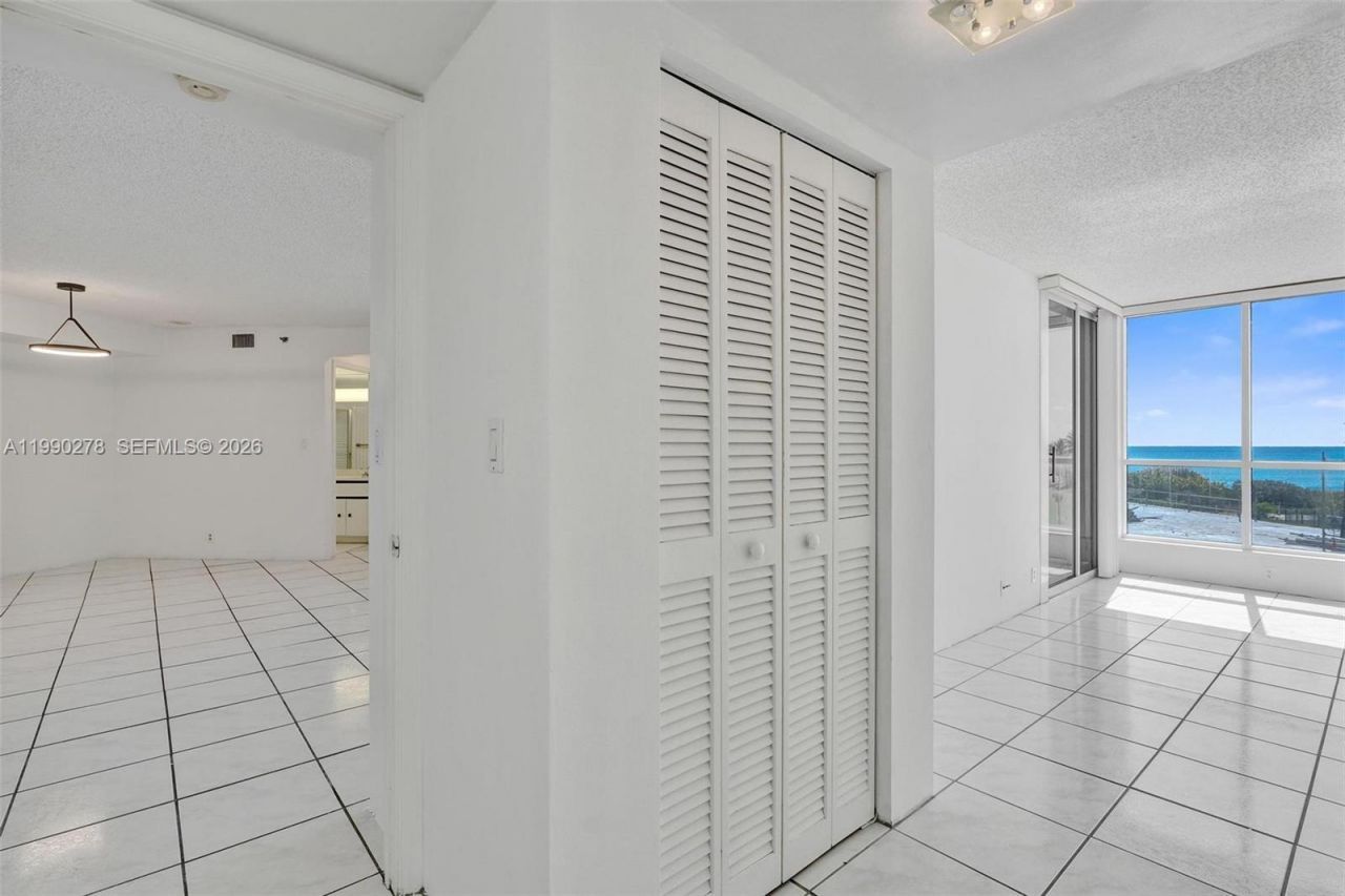 6767 Collins Ave , Unit 304, Miami Beach, FL 33141 Photo