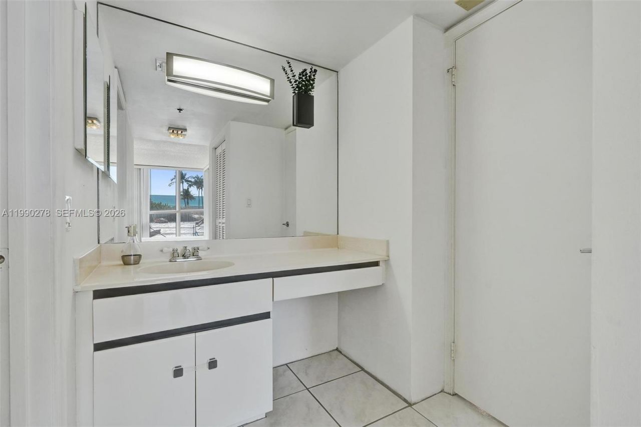 6767 Collins Ave , Unit 304, Miami Beach, FL 33141 Photo