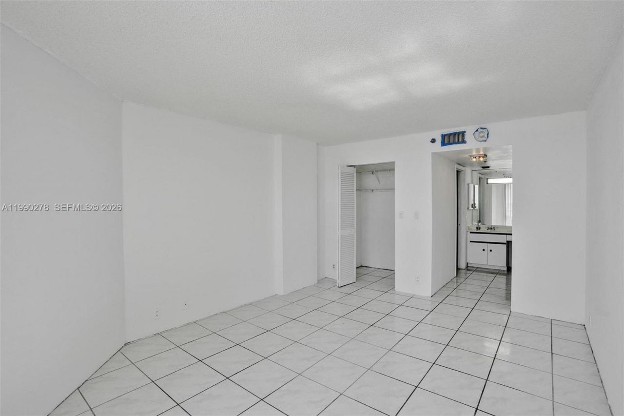 6767 Collins Ave, Unit 304, Miami Beach, FL 33141 Photo
