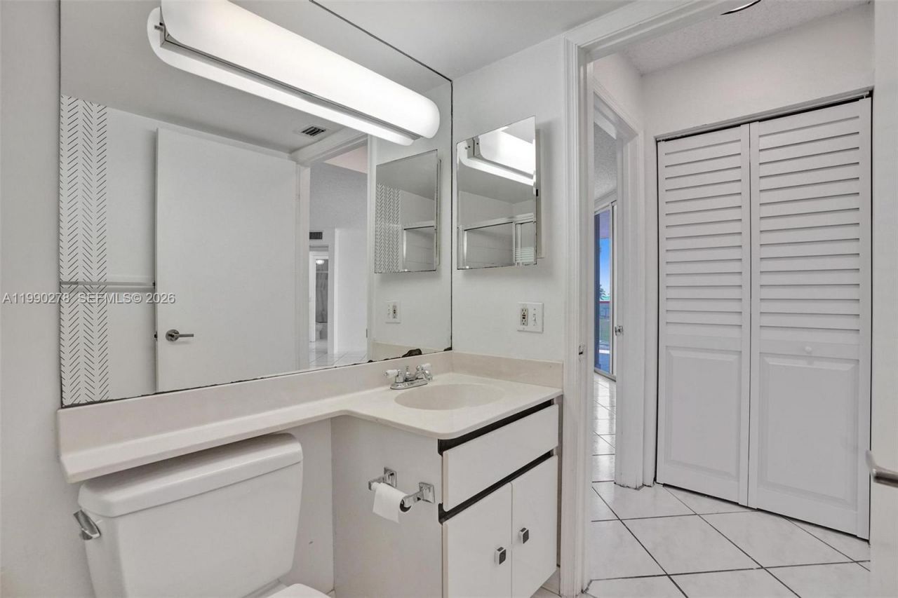 6767 Collins Ave, Unit 304, Miami Beach, FL 33141 Photo
