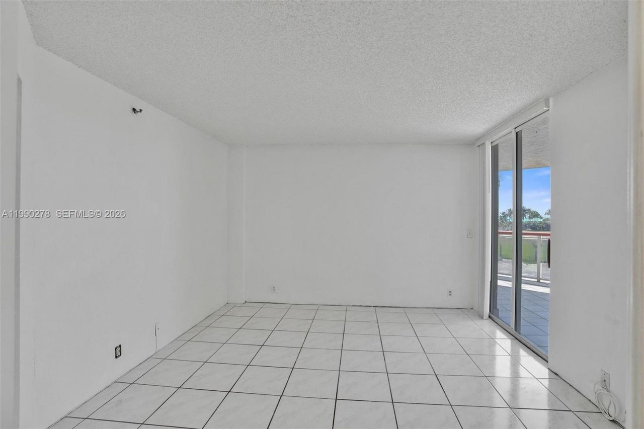 6767 Collins Ave, Unit 304, Miami Beach, FL 33141 Photo