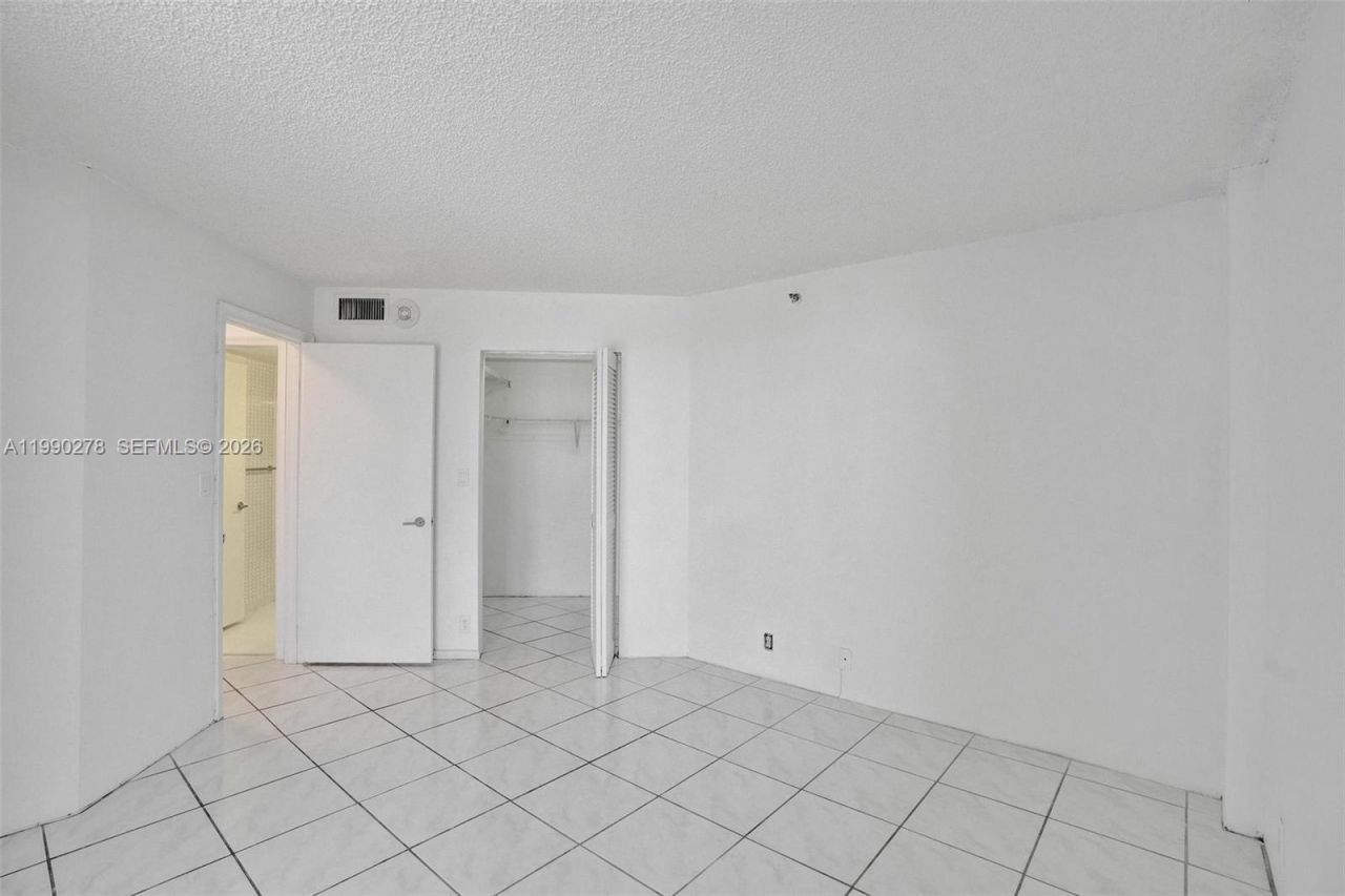 6767 Collins Ave, Unit 304, Miami Beach, FL 33141 Photo