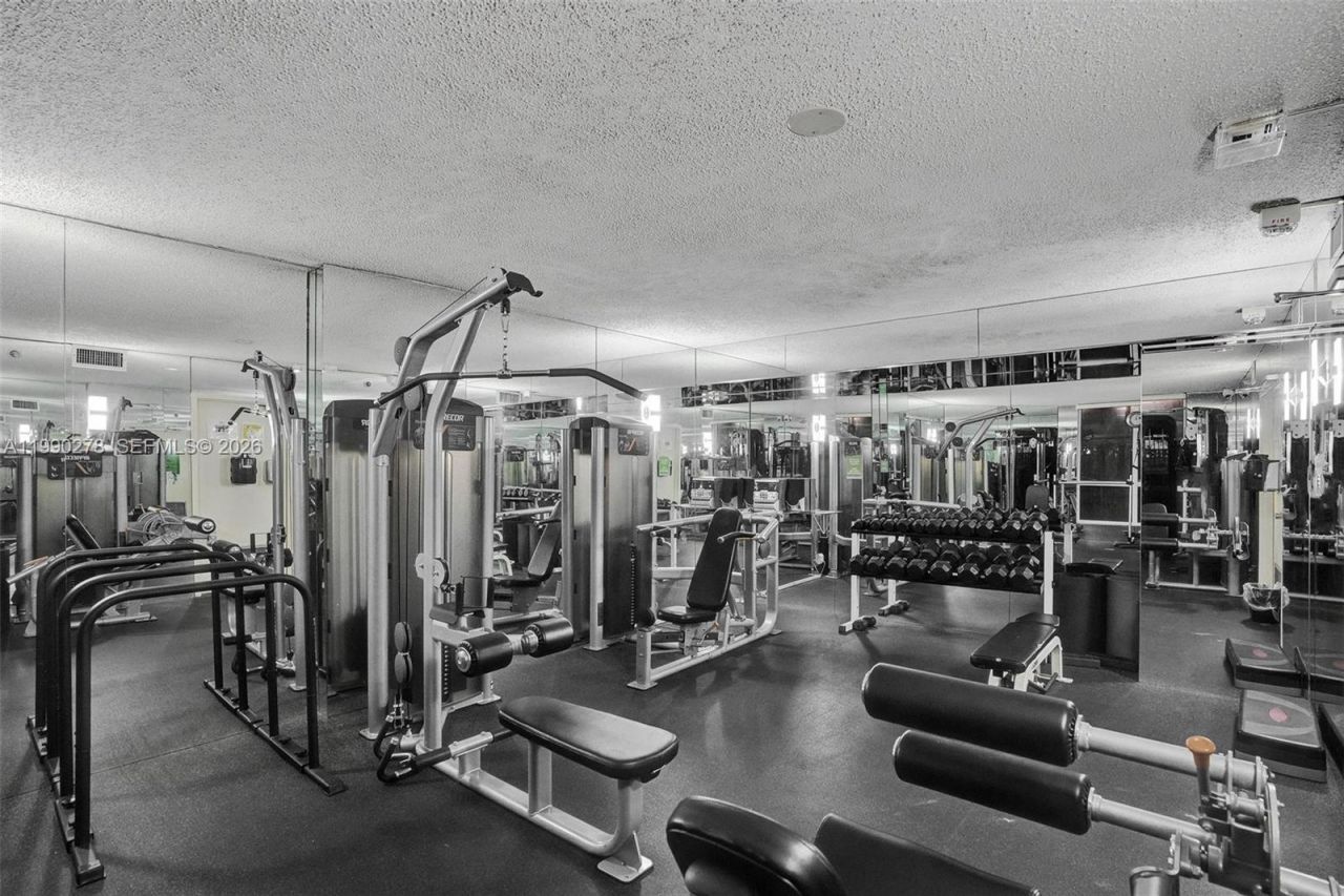 6767 Collins Ave , Unit 304, Miami Beach, FL 33141 Photo