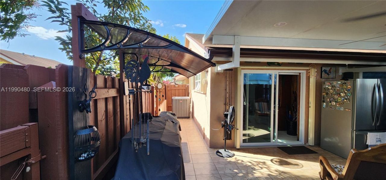 15585 SW 76th Ln, Unit A81-8, Miami, FL 33193 Photo