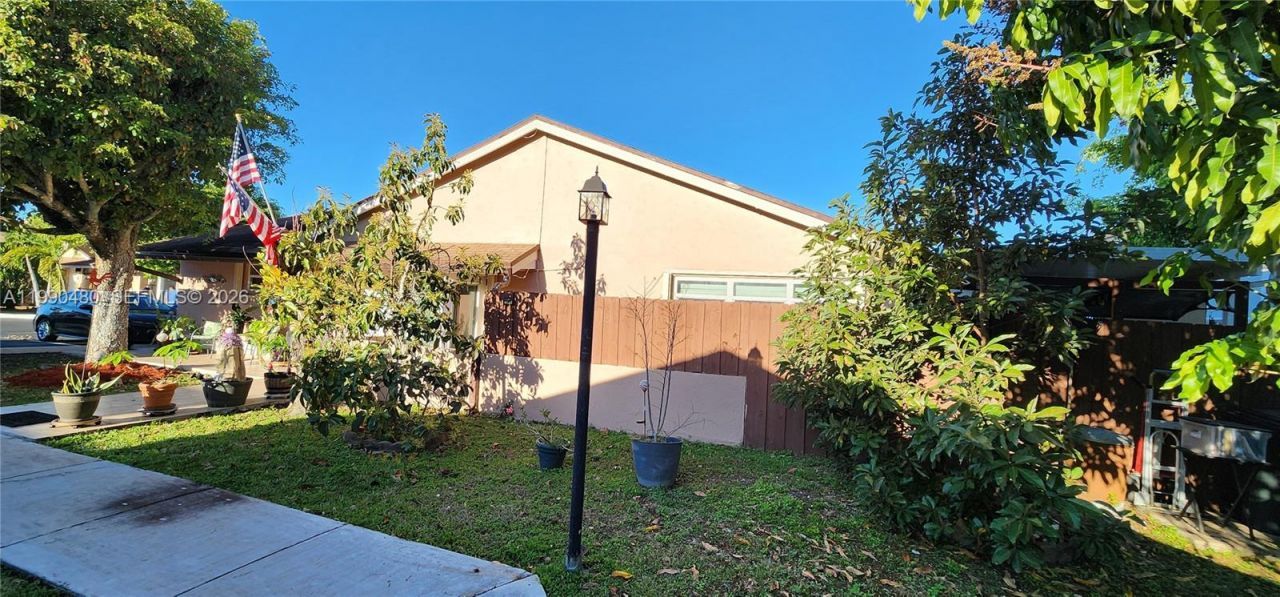 15585 SW 76th Ln, Unit A81-8, Miami, FL 33193 Photo