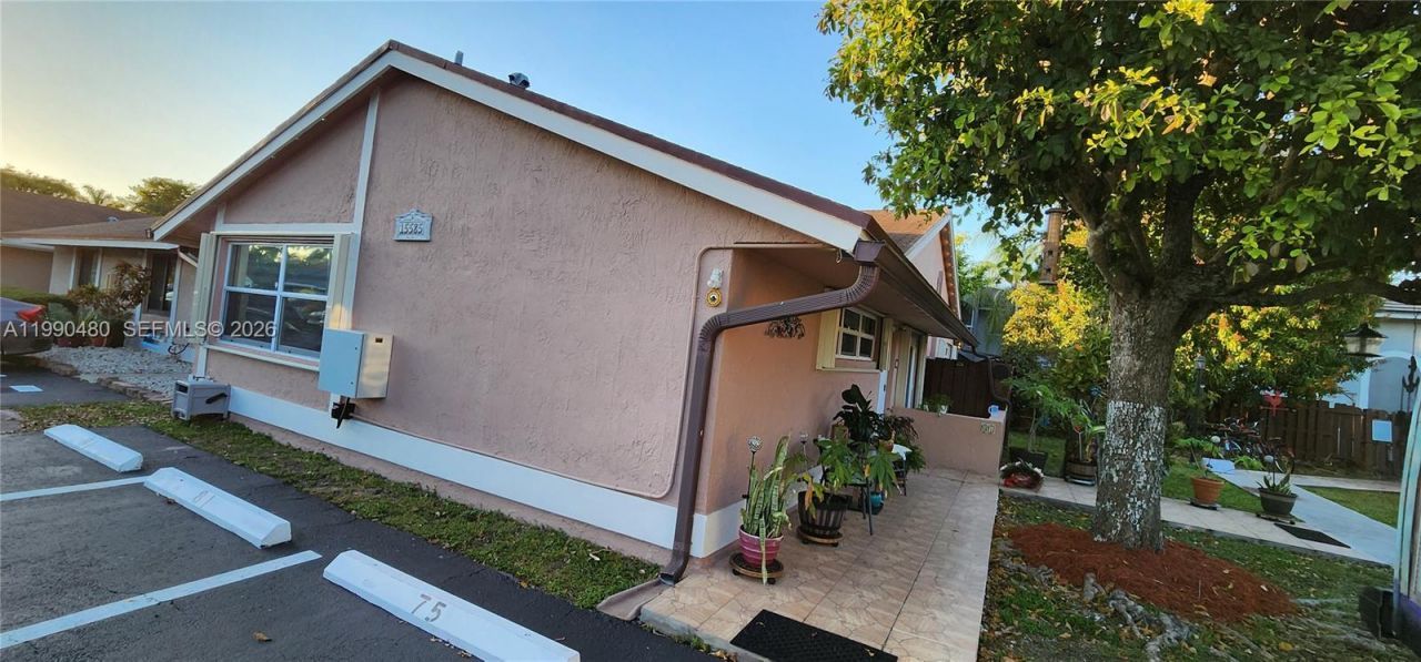 15585 SW 76th Ln, Unit A81-8, Miami, FL 33193 Photo