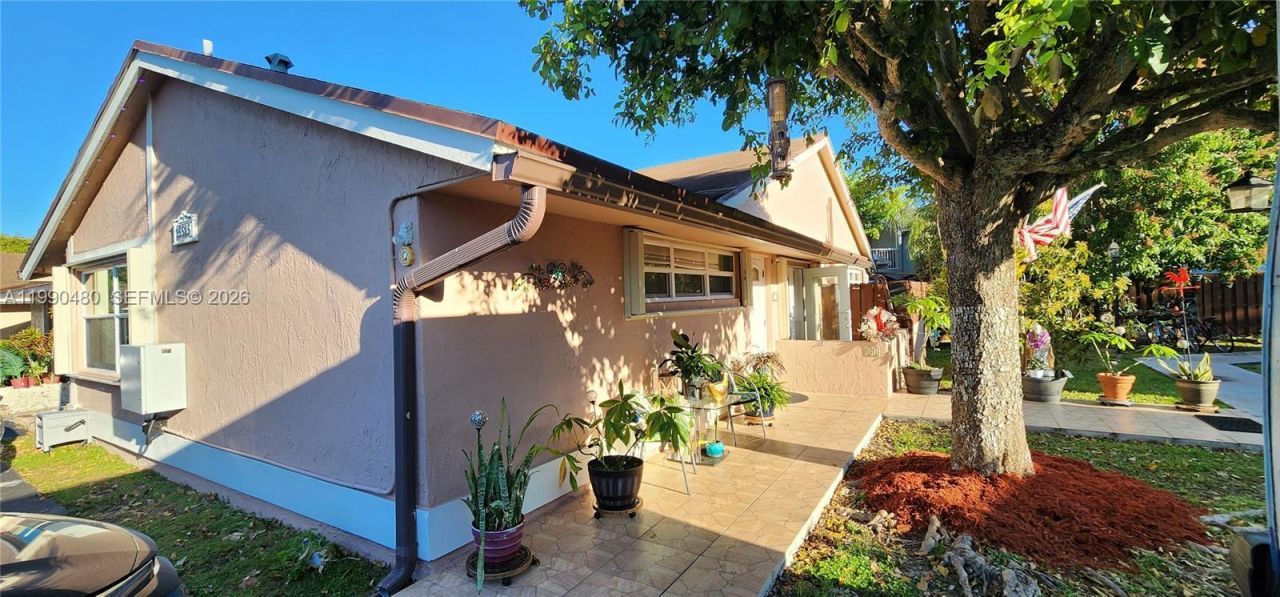 15585 SW 76th Ln, Unit A81-8, Miami, FL 33193 Photo